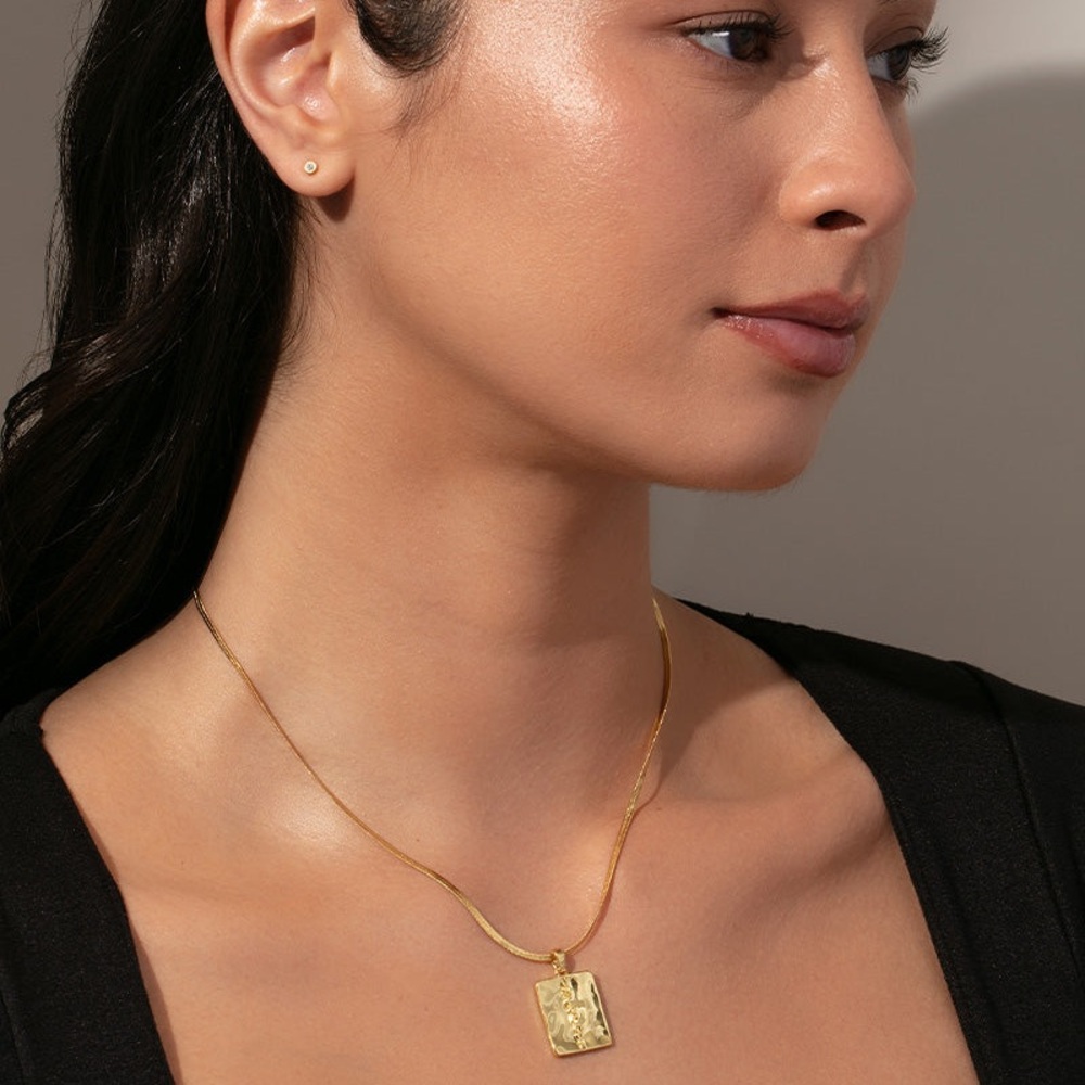 Uncommon James Elegant Pendant Necklace - Picture 8 of 8